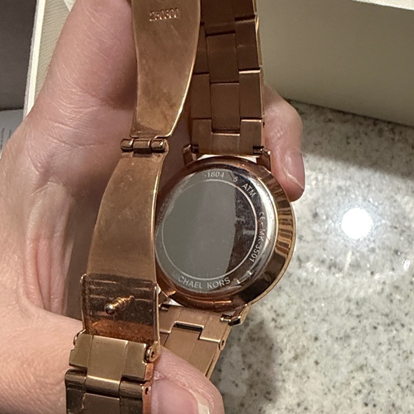 Michael Kors Watch in Rose Gold Tone - Picture 5 of 10
